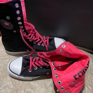 NEW never worn converse Chuck Taylor pink and black